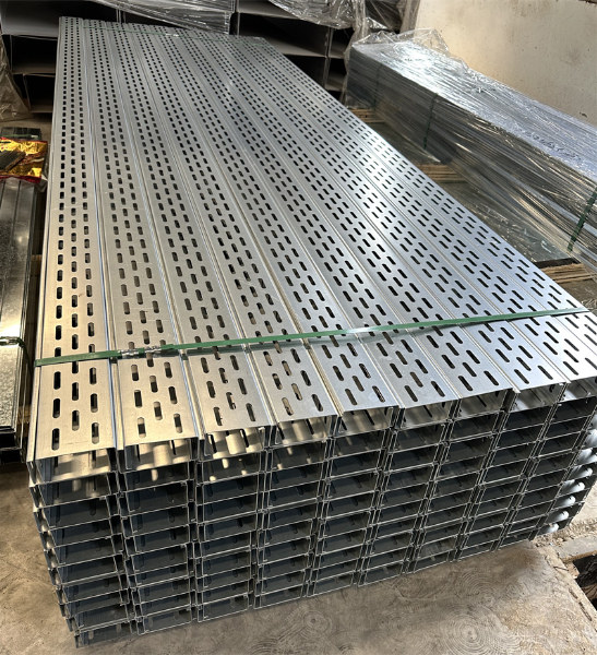 托盘式电缆桥架